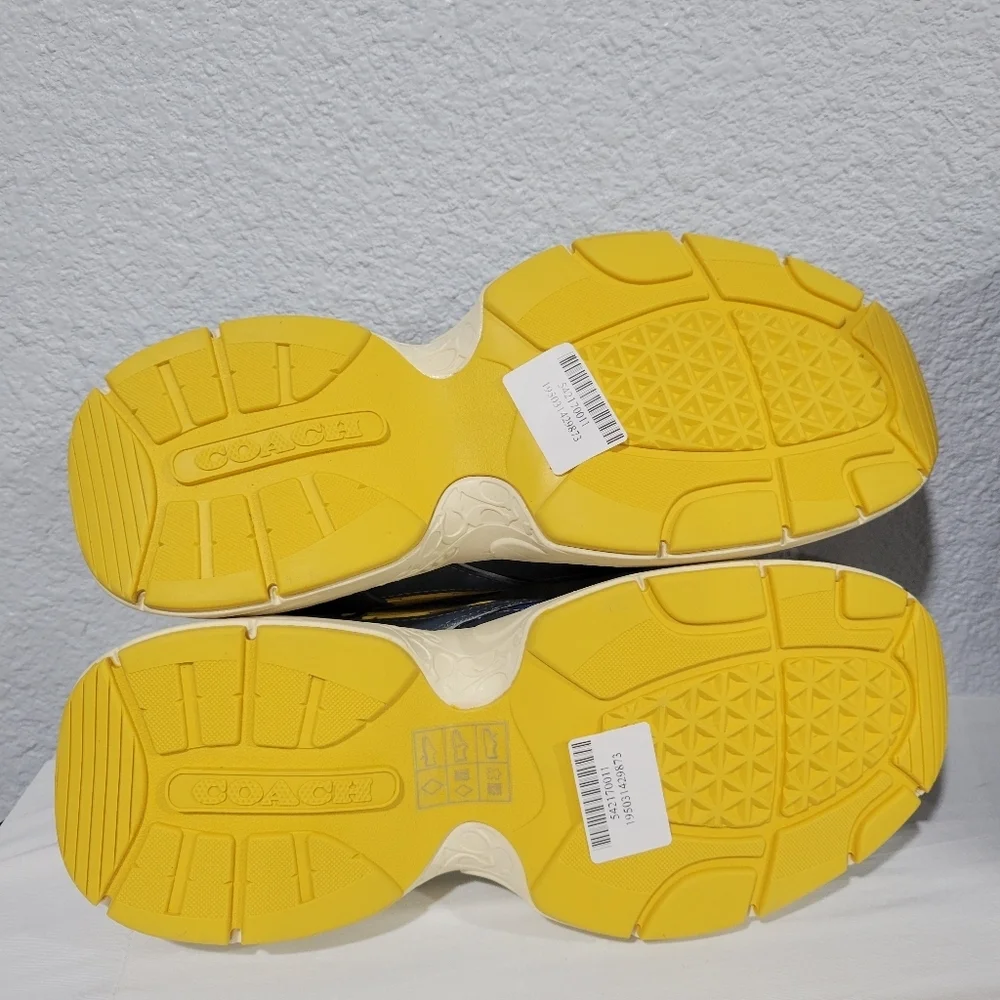 Coach Tech Runner  Men's 7 Medium / Womens 8.5 NEW in Box